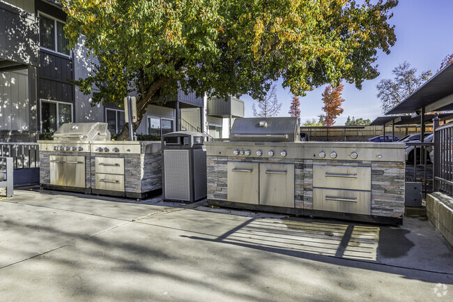 Outdoor Kitchen - Country Village