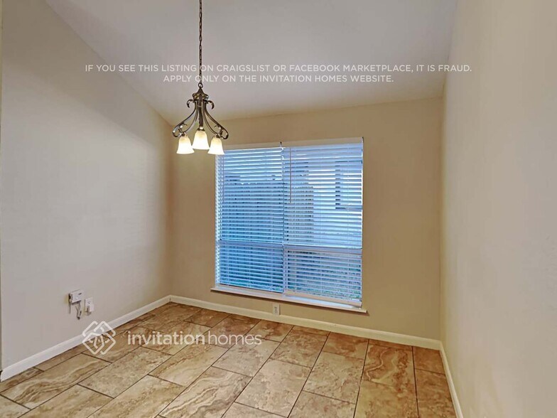 Building Photo - 19607 Lake Hollow Ln