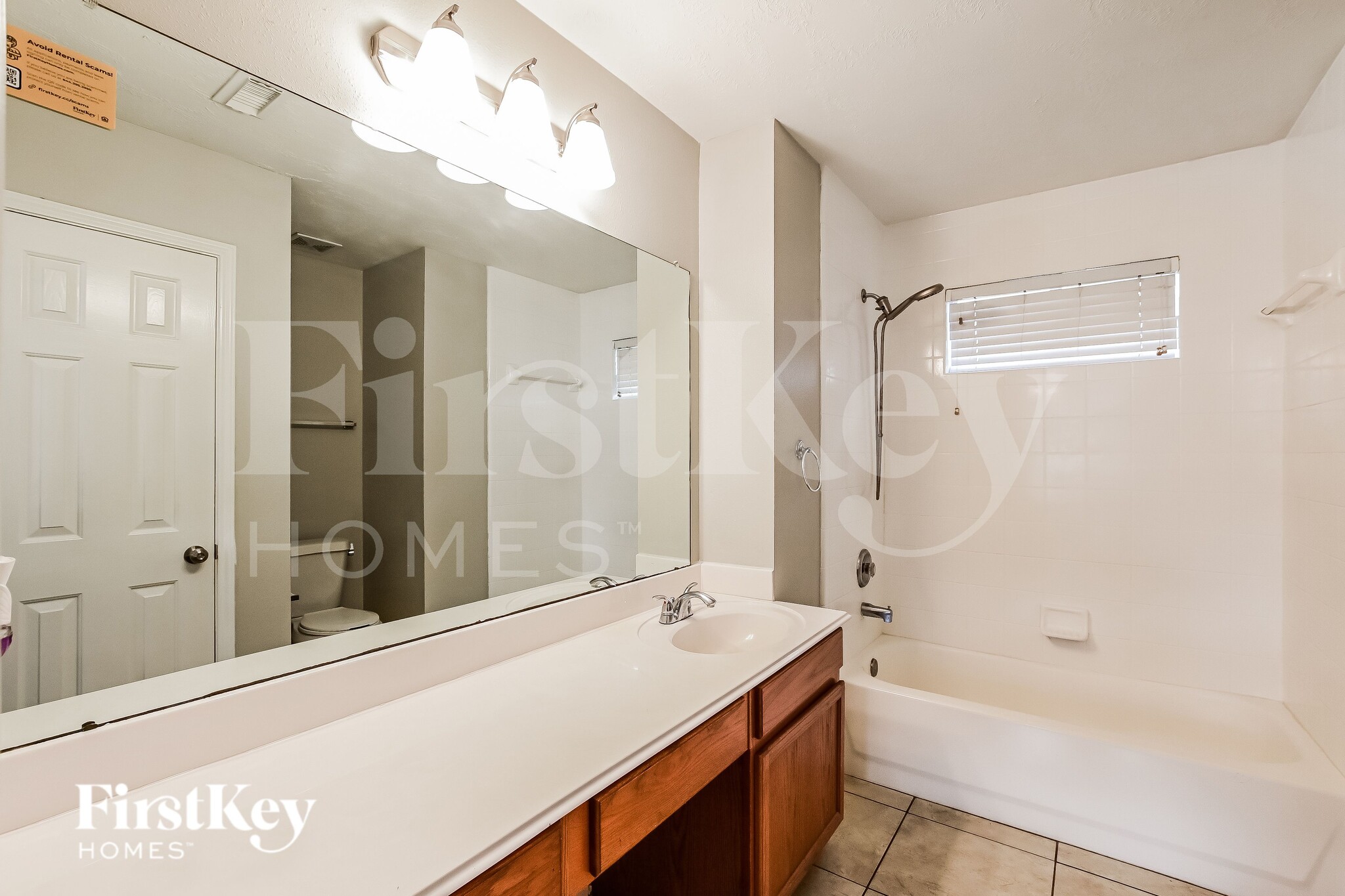 Building Photo - 507 Richcrest Dr
