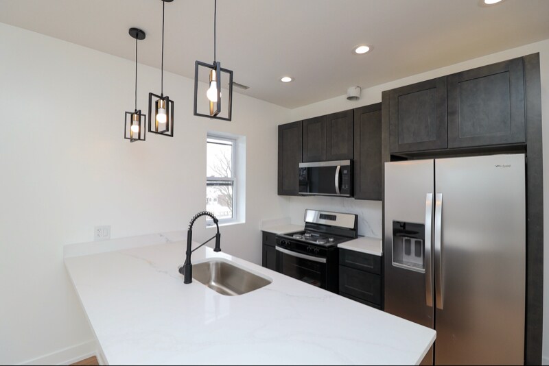 Building Photo - 1249 S Kedvale Ave