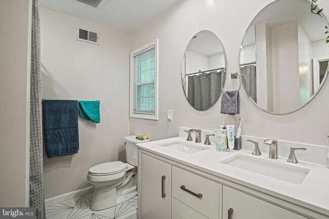 Building Photo - 6117 Larstan Dr