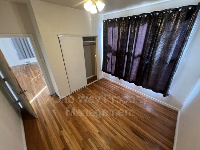 Building Photo - 1203 11th St