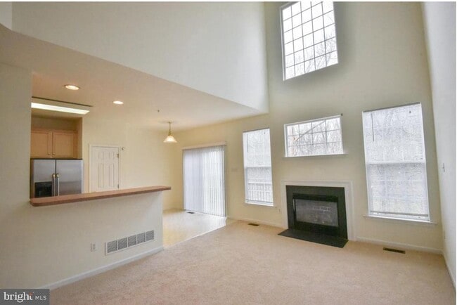 Building Photo - 139 Birchwood Dr