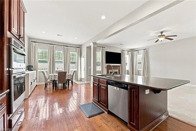 Building Photo - Lease OR Lease to Own