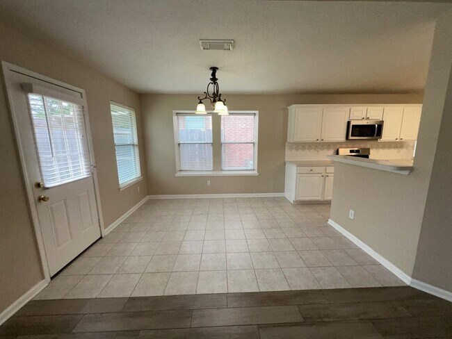 Building Photo - 2407 Daneswood Ct