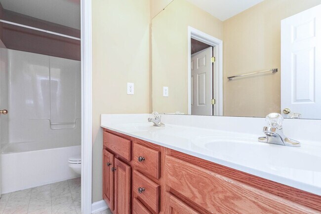 Building Photo - 6415 Colonial Garden Dr