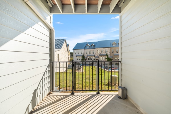 Building Photo - 1217 Highknoll Ln