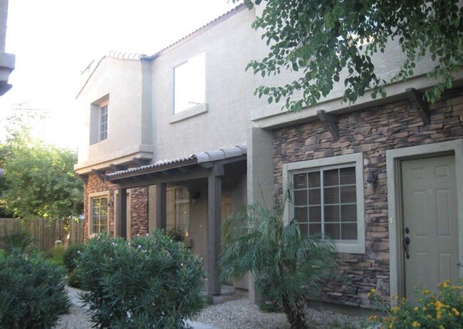 Building Photo - Morten Townhomes