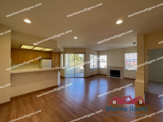 Building Photo - 2611 Bayfront Ct