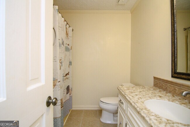 Building Photo - 125 Surrey Pl