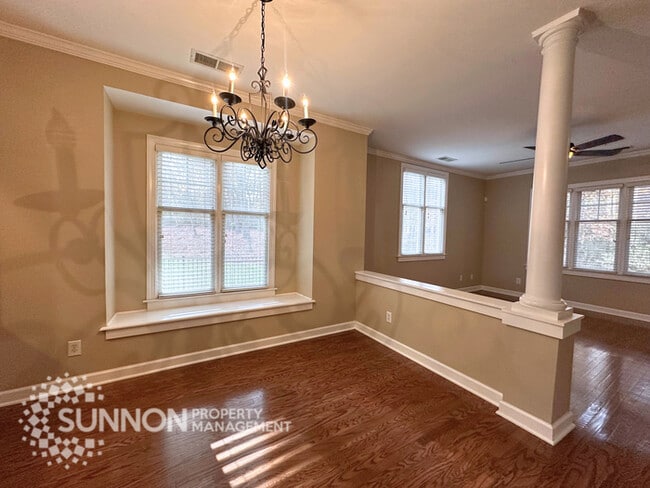 Building Photo - End-unit Townhome in Heart of South Park