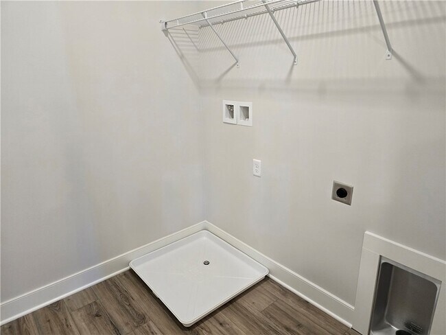 Building Photo - 903 Vaughn Ln