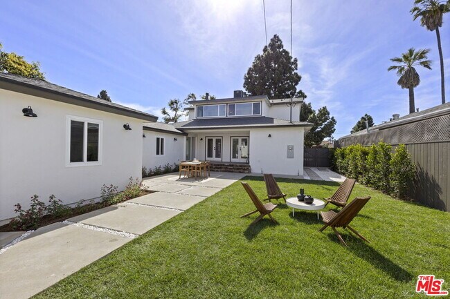 Building Photo - 3908 Bentley Ave