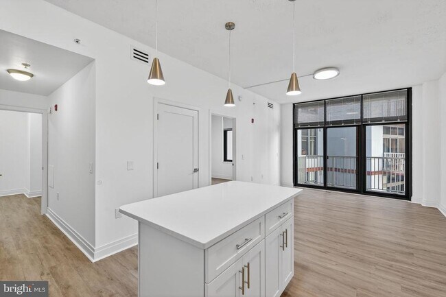 Building Photo - 2120 Vermont Ave NW