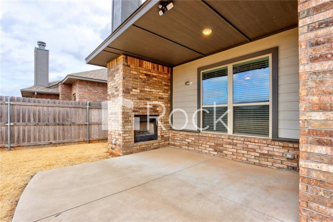 Building Photo - Gorgeous 3 Bedroom Home with Storm Shelter located in The Waters in Moore!! **All Appliances Incl...
