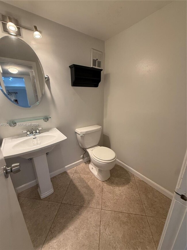 Building Photo - 10661 SW 113th Pl