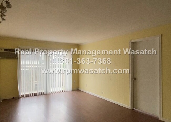 Building Photo - Come See This Charming 1-Bedroom 1 Bathroo...