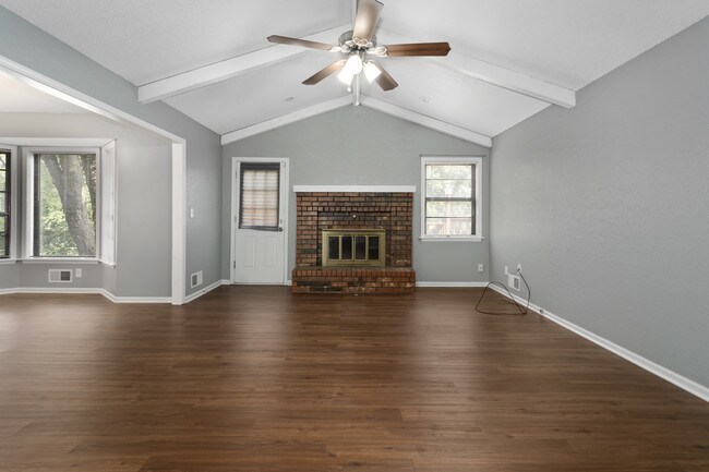 Building Photo - 3513 NE Stanton St