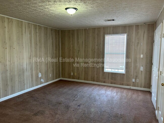 Building Photo - 543 N 9th St