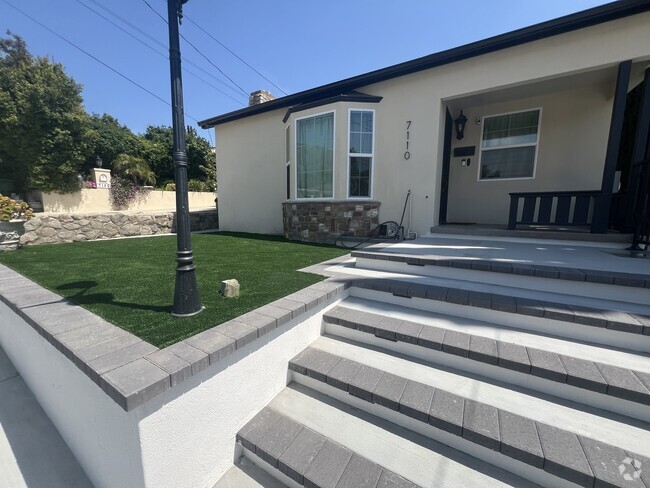 Building Photo - 7110 Summitrose St