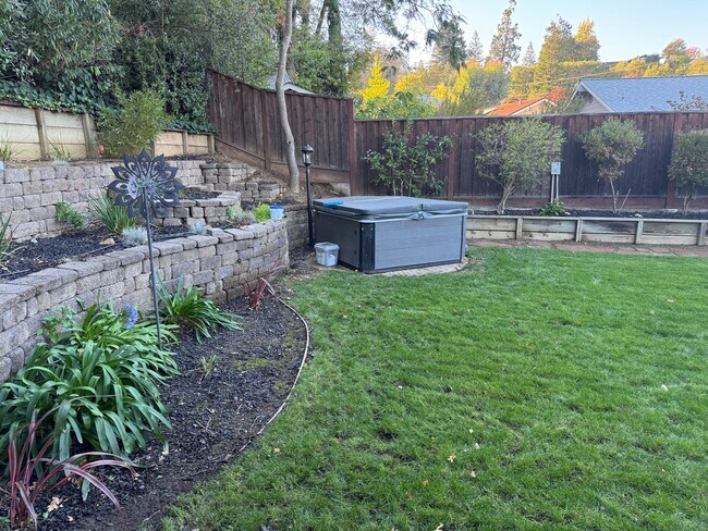 Building Photo - 779 Hamilton Dr