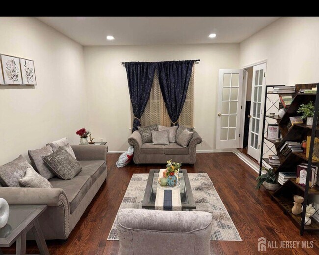 Building Photo - 5 Gunther Loop