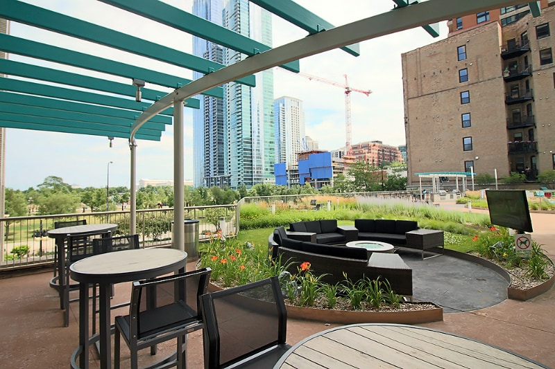 Building Photo - 1135 S Michigan Ave