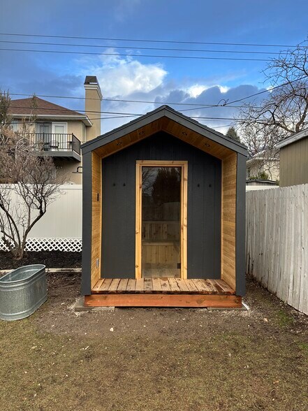 Building Photo - 6805 S Nye Dr