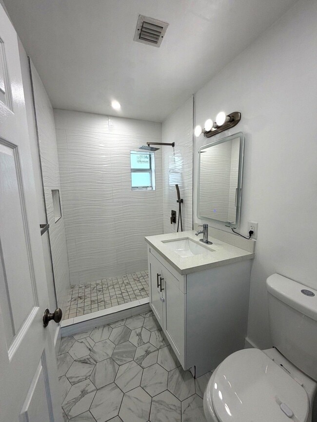 Building Photo - 9900 Dominican Dr