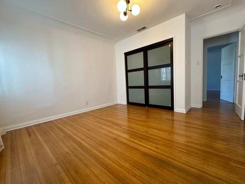 Third bedroom - 1160 S Crescent Heights Blvd