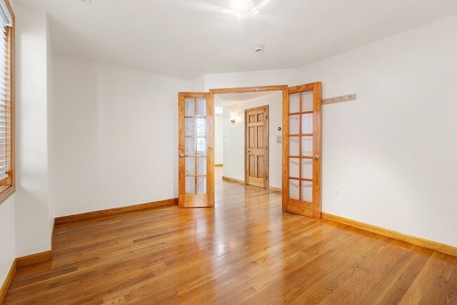 Building Photo - 609-611-611 Dorchester Ave