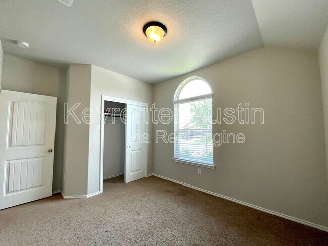 Building Photo - 347 Noddy Rd