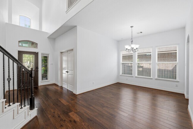 Building Photo - 135 Deerfield Meadow Dr