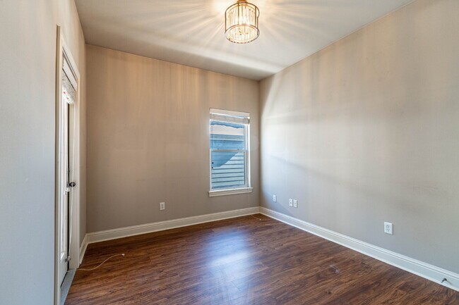 Building Photo - Charming 3-Bedroom Home with 2 Full Baths & 1,750 Sq. Ft. of Comfort in Fayetteville!