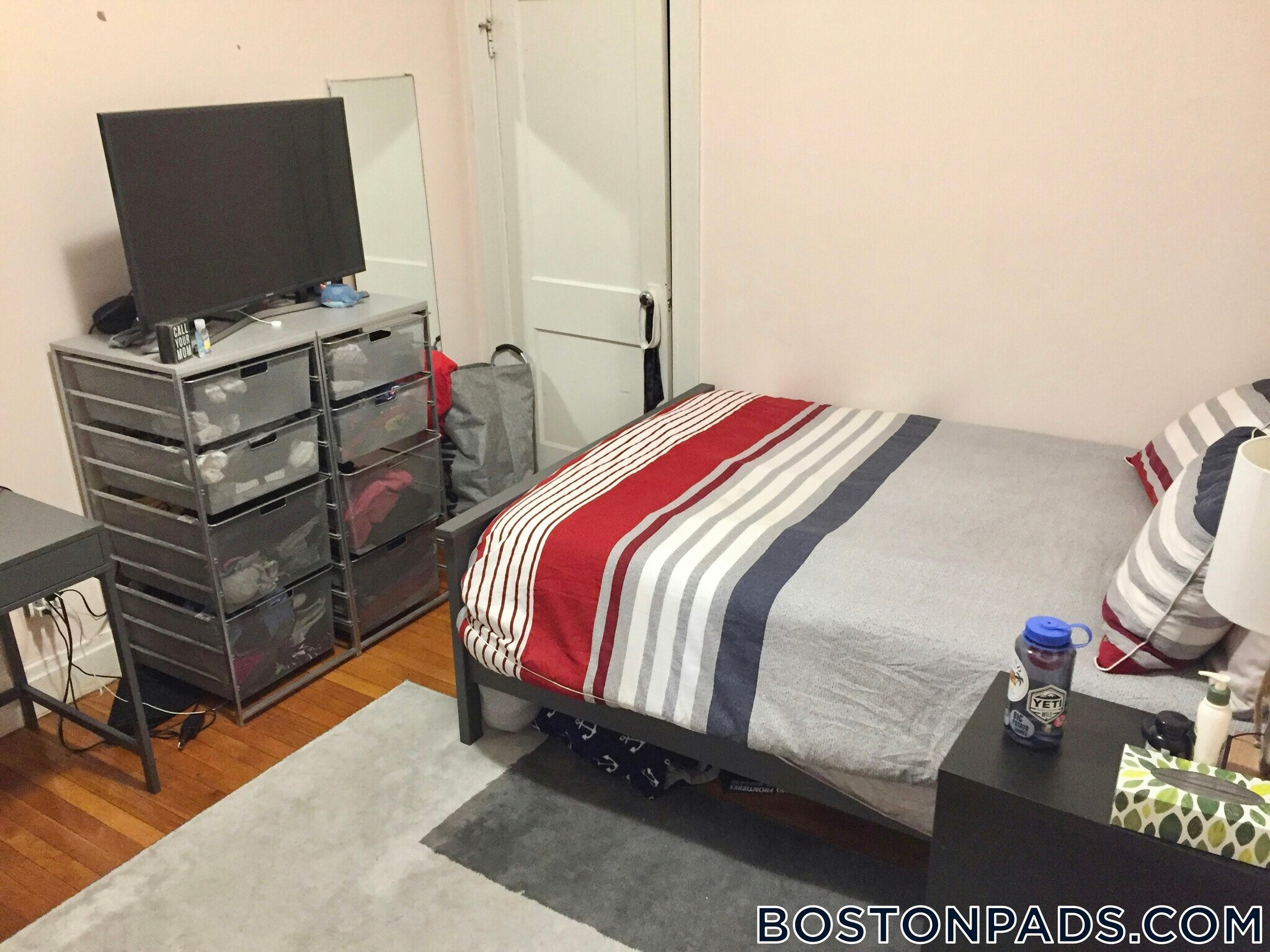 Building Photo - 157 Thorndike St