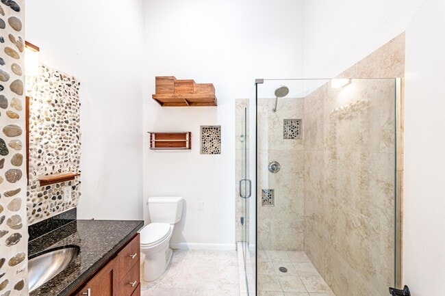 Building Photo - 2936 Florida Blvd