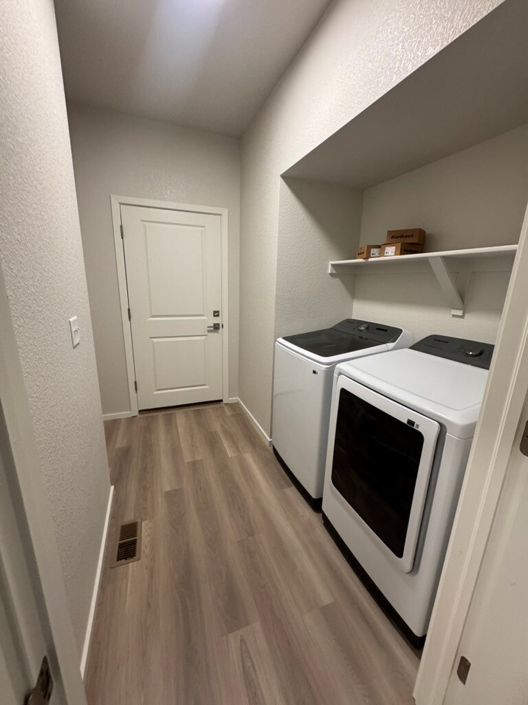 Laundry room - 1811 Bounty Dr