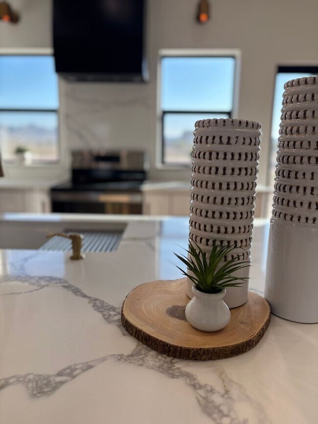 Building Photo - NEW Queen Creek Home