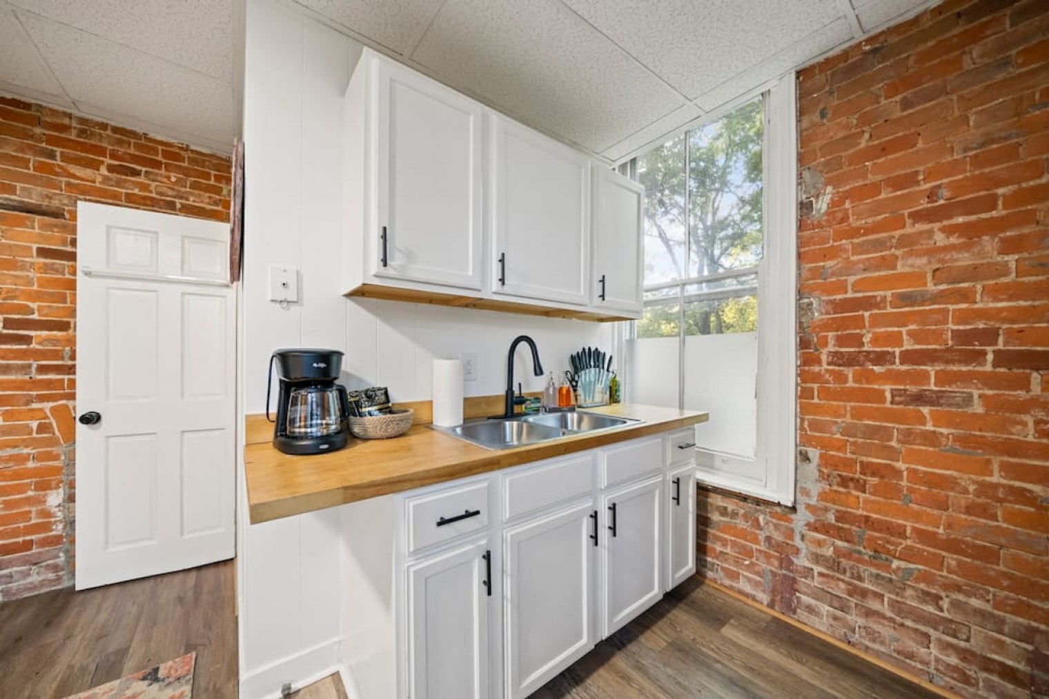 Building Photo - 242 Mccormick Pl