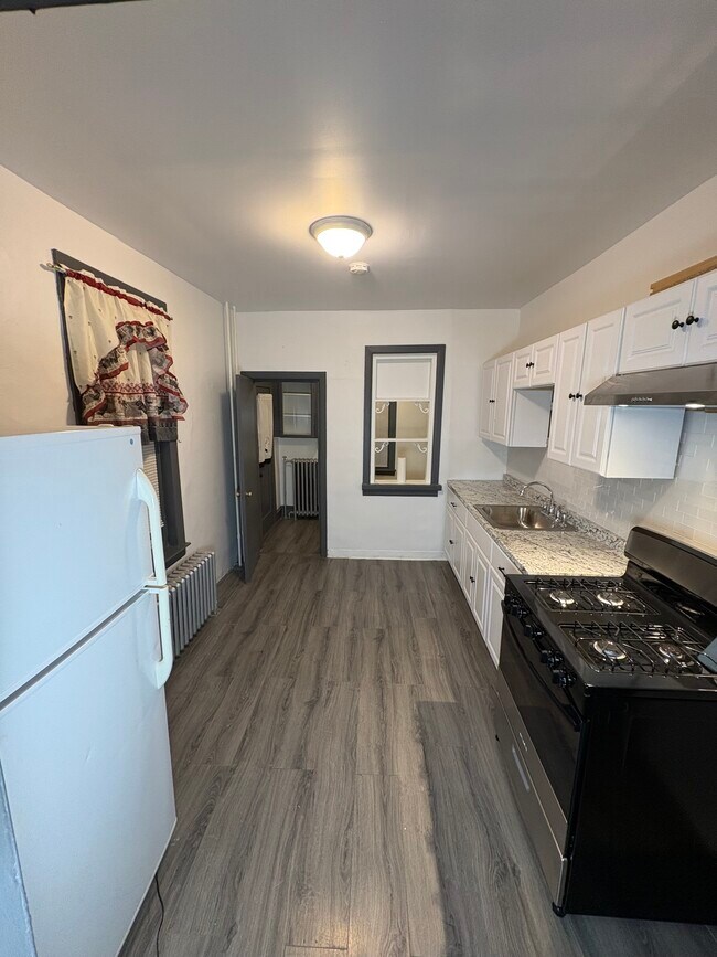 Building Photo - 3656 Jasper St