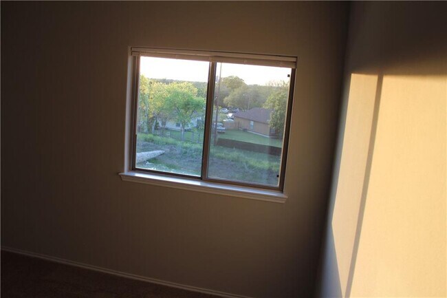 Building Photo - 1220 Garland Rd