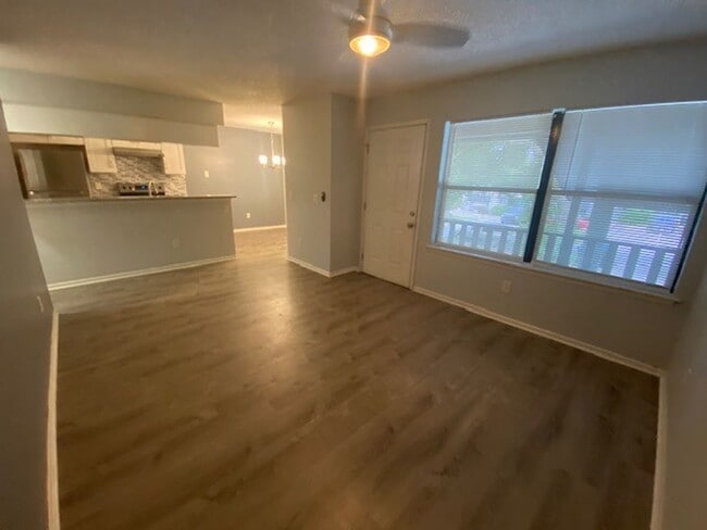 Building Photo - 2 Bedroom 1 Bath condo in Orlando for RENT