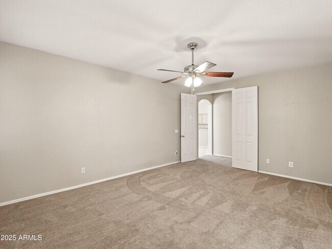 Building Photo - 541 N Scott Dr