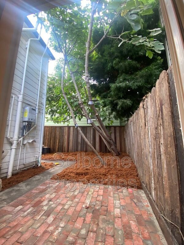 Building Photo - 4325 Essex St