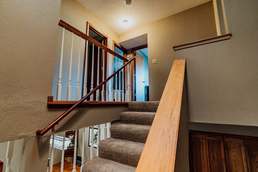 Building Photo - 2042 Louisiana Ave S