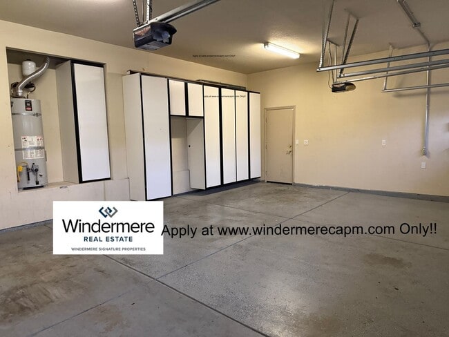 Building Photo - Welcome Home To This Well Maintained Immaculate Westlake Gated Community HOME!