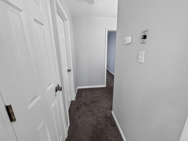 Building Photo - 5318 Godas Cir