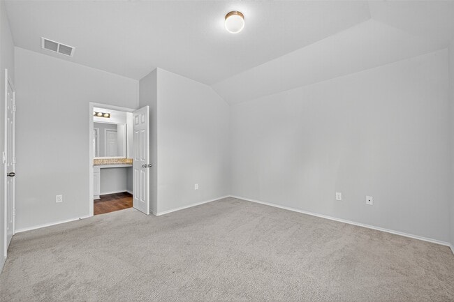 Building Photo - 15171 Willow Tree Ln