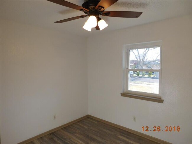 Building Photo - 1010 Jackie Jo Ln