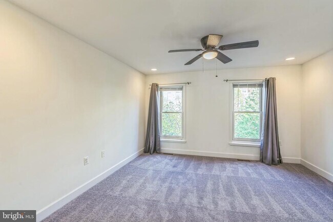 Building Photo - 1526 8th St NW